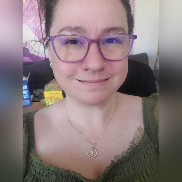 Meet your Posher, Mel - Picture 3 of 5